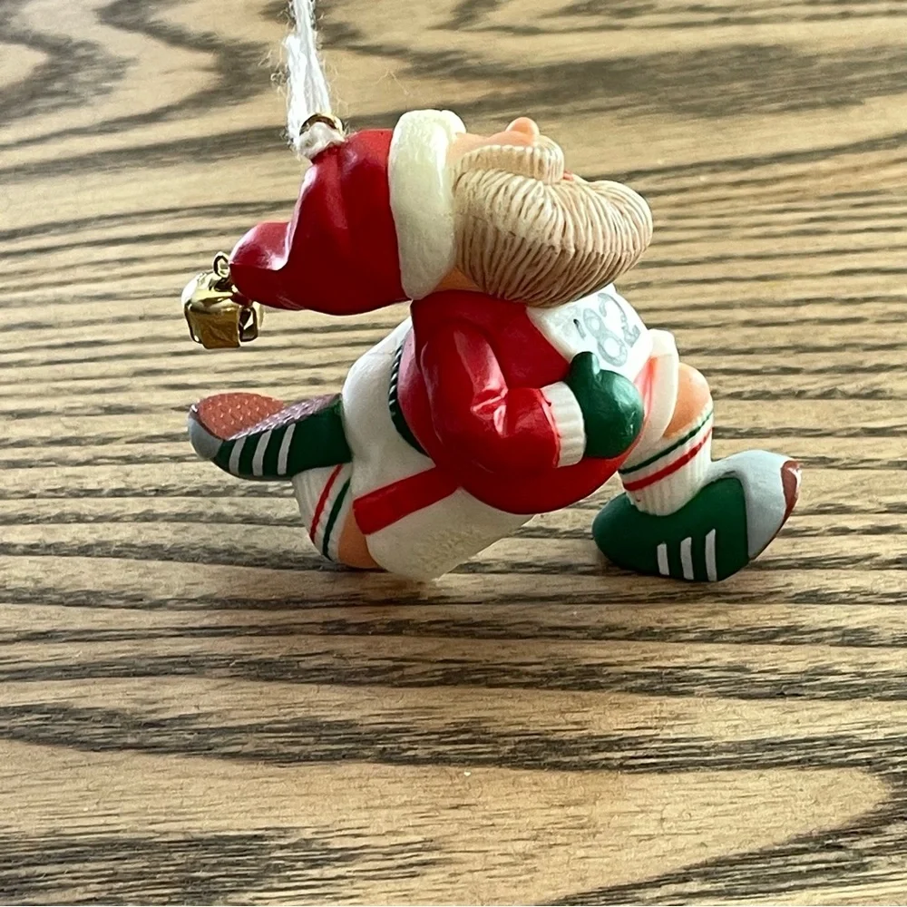 Vintage‎ Hallmark Santa Jogging 1982 Christmas Ornament